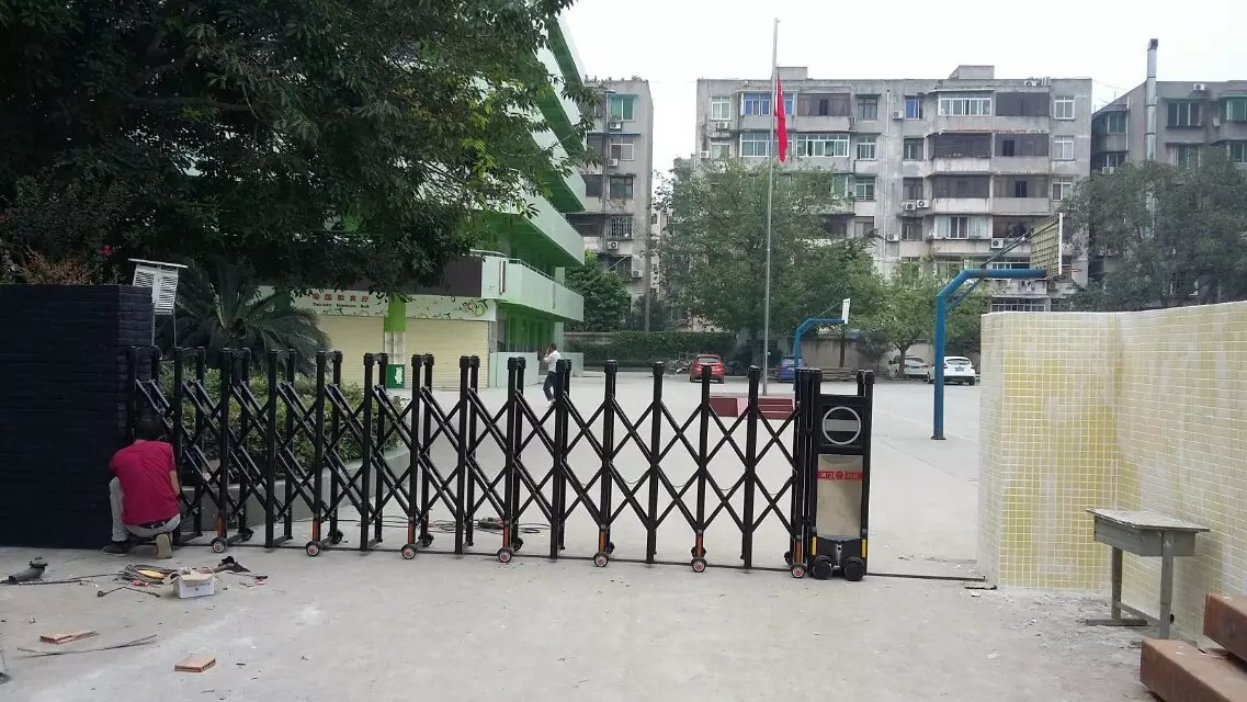 华宁县华宁县深圳市伸缩门