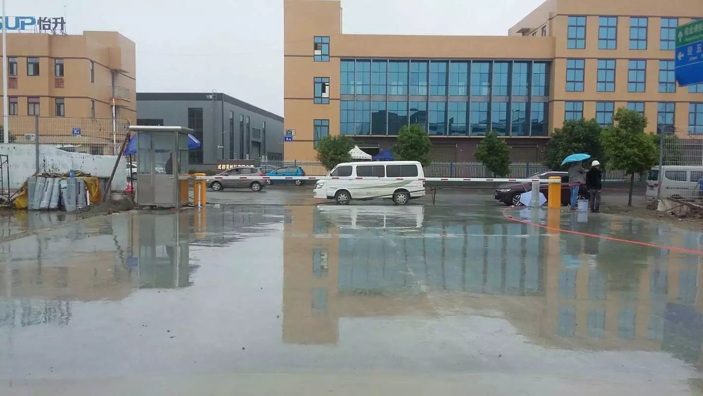 华宁县华宁县成都市物流公司道闸